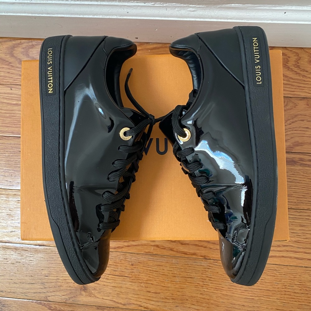 Women’s Size 7 (EU 37) Black Louis Vuitton Sneaker - Picture 5 of 11